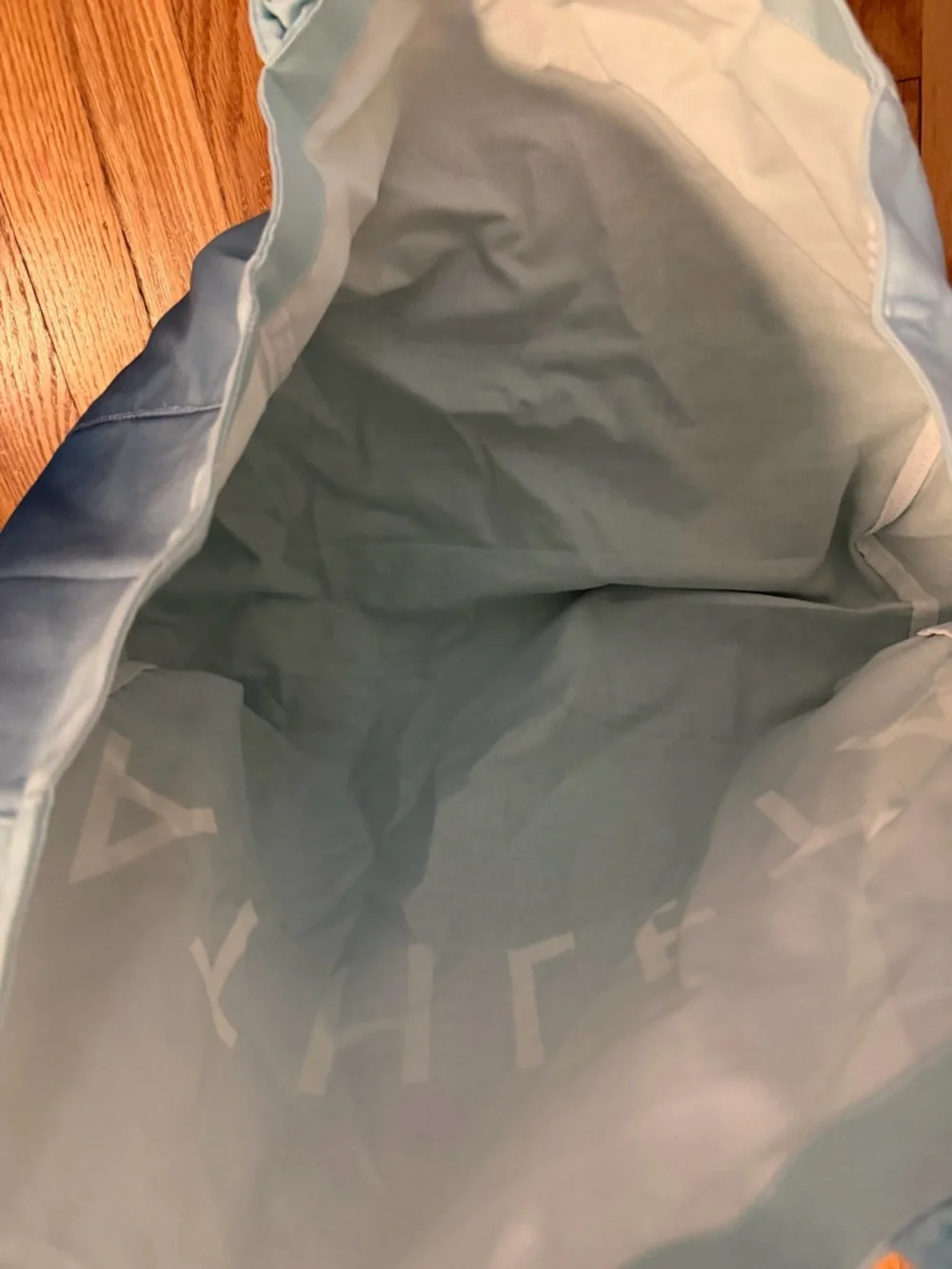 NWT Athleta Ombre Tote bag in Mint and Teal Gradient - Picture 5 of 5